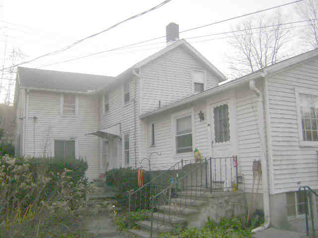 Building photograph for 304 KENT RD